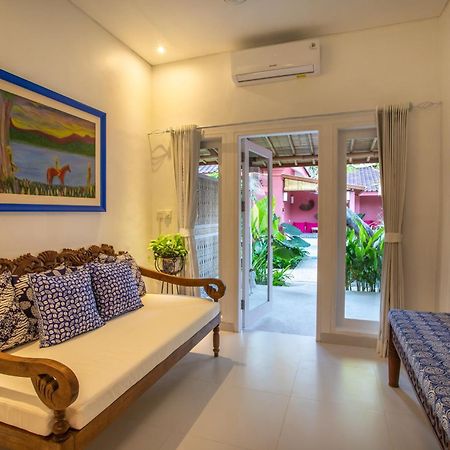 Pinkprivate Sanur - For Cool Adults Only Bed & Breakfast Exterior photo