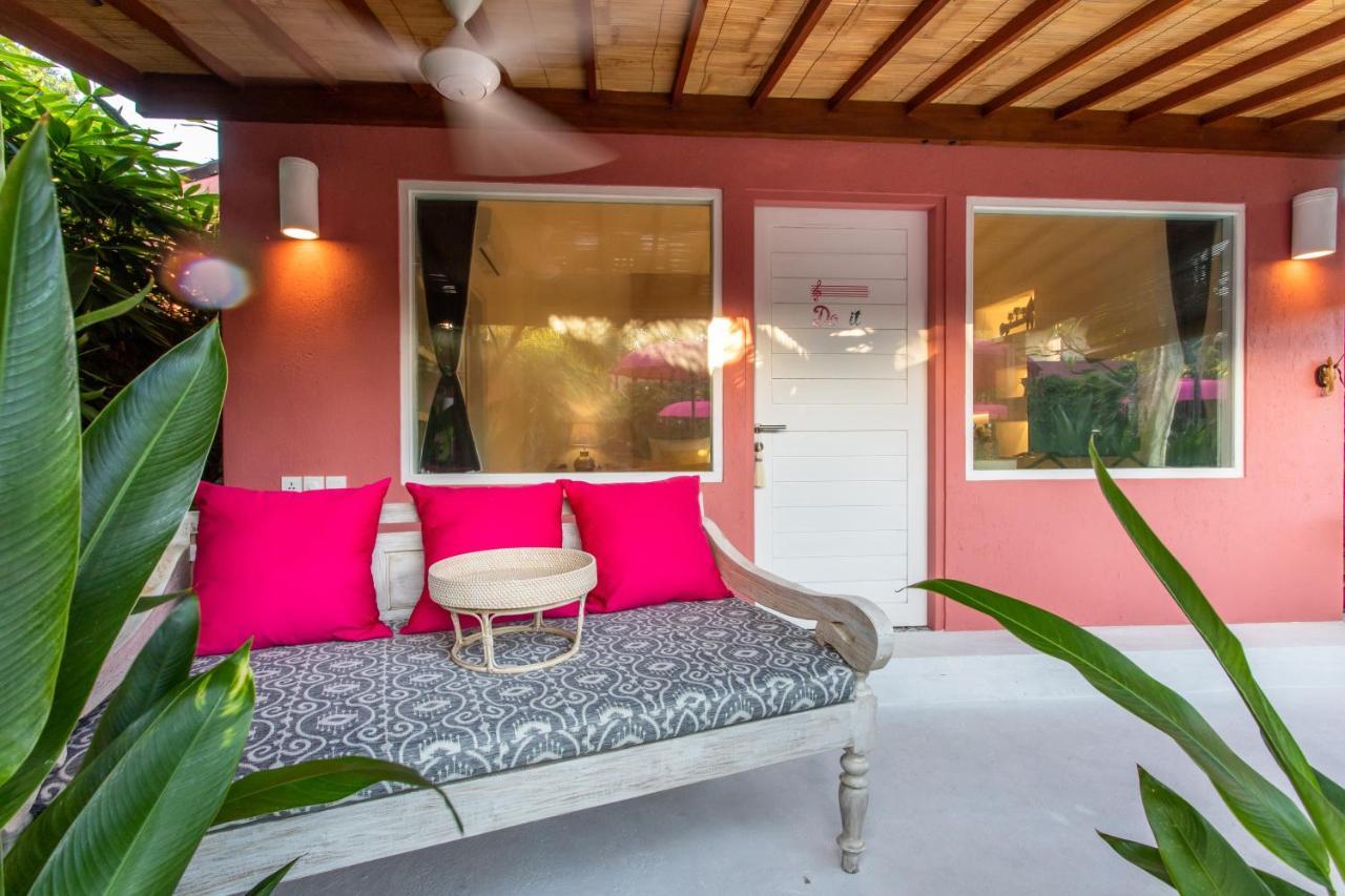 Pinkprivate Sanur - For Cool Adults Only Bed & Breakfast Exterior photo