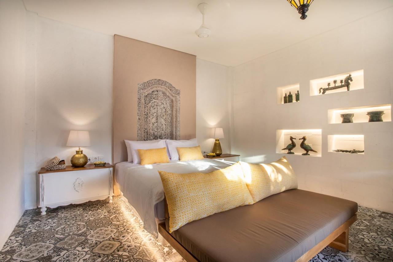 Pinkprivate Sanur - For Cool Adults Only Bed & Breakfast Exterior photo