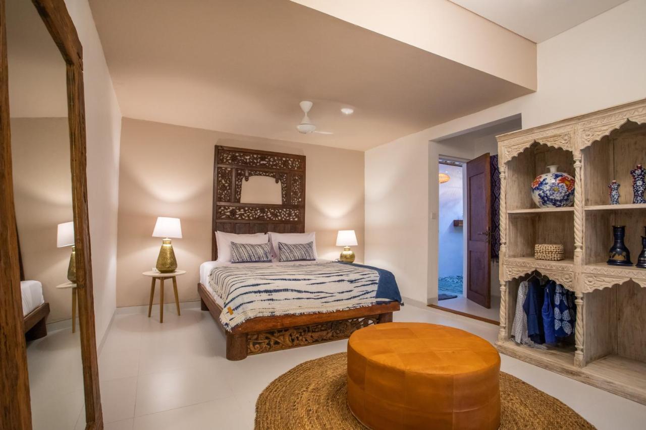 Pinkprivate Sanur - For Cool Adults Only Bed & Breakfast Exterior photo